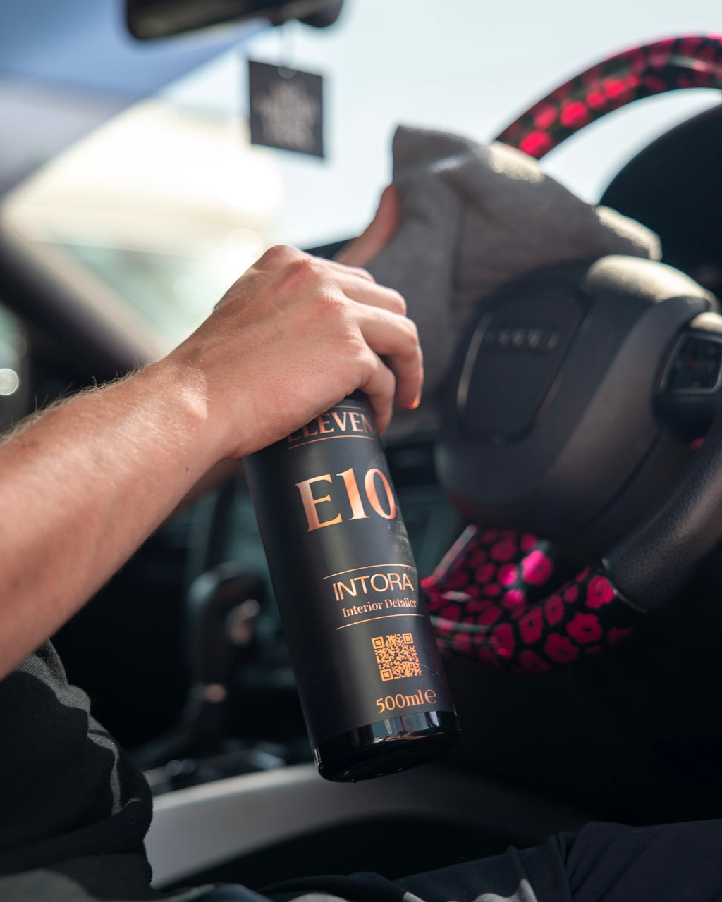E10 - Interior Detailer